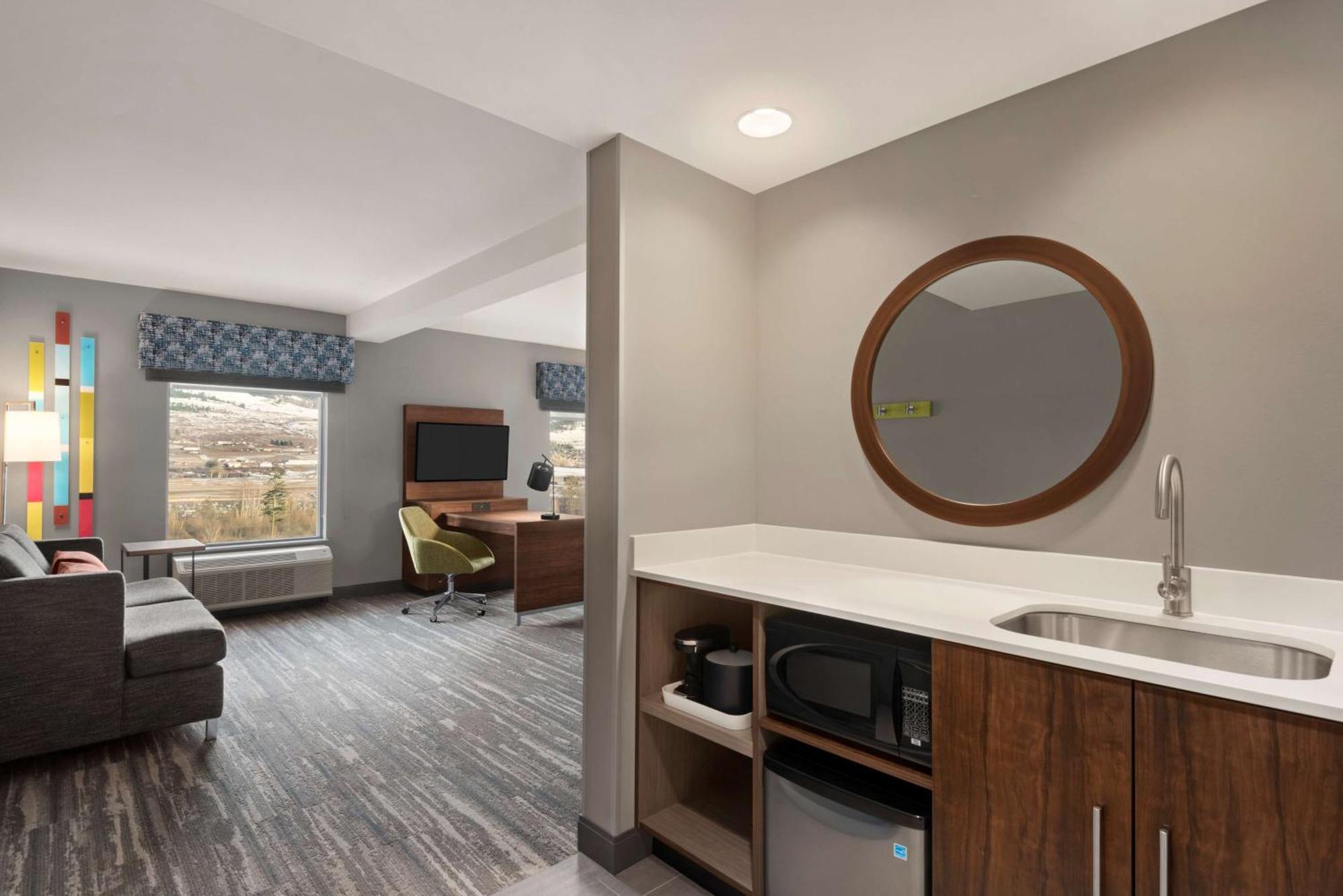 Hampton Inn & Suites Kelowna, British Columbia, Canada Екстериор снимка