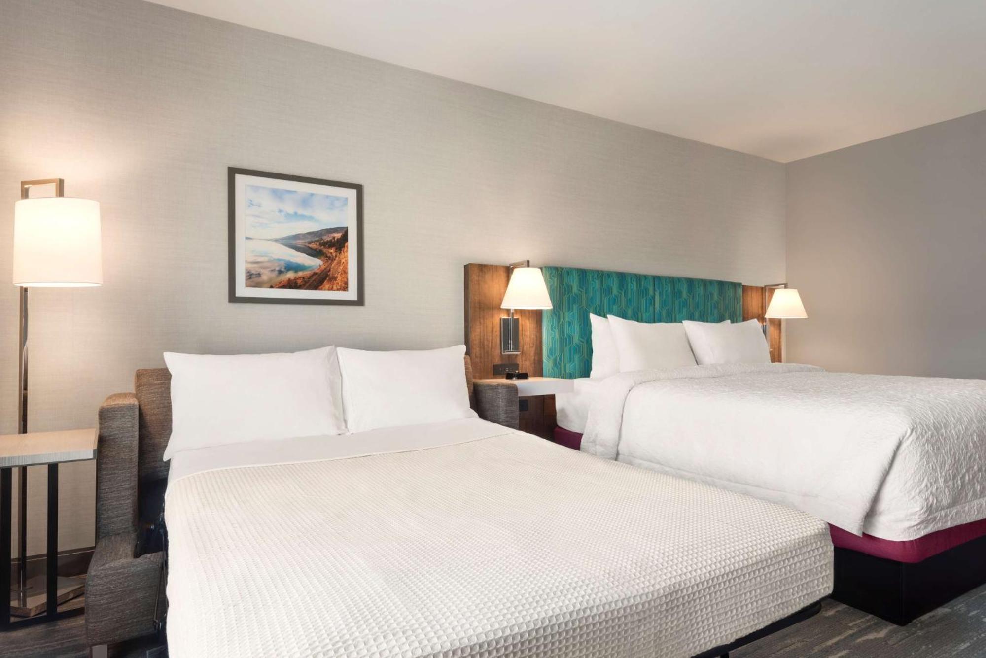 Hampton Inn & Suites Kelowna, British Columbia, Canada Екстериор снимка