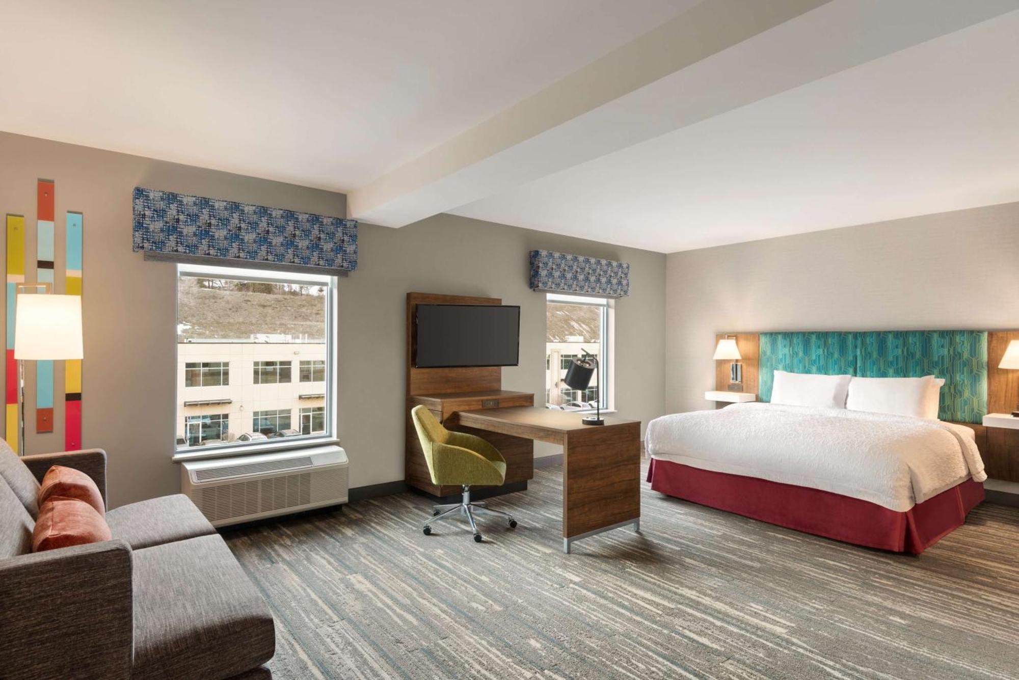 Hampton Inn & Suites Kelowna, British Columbia, Canada Екстериор снимка