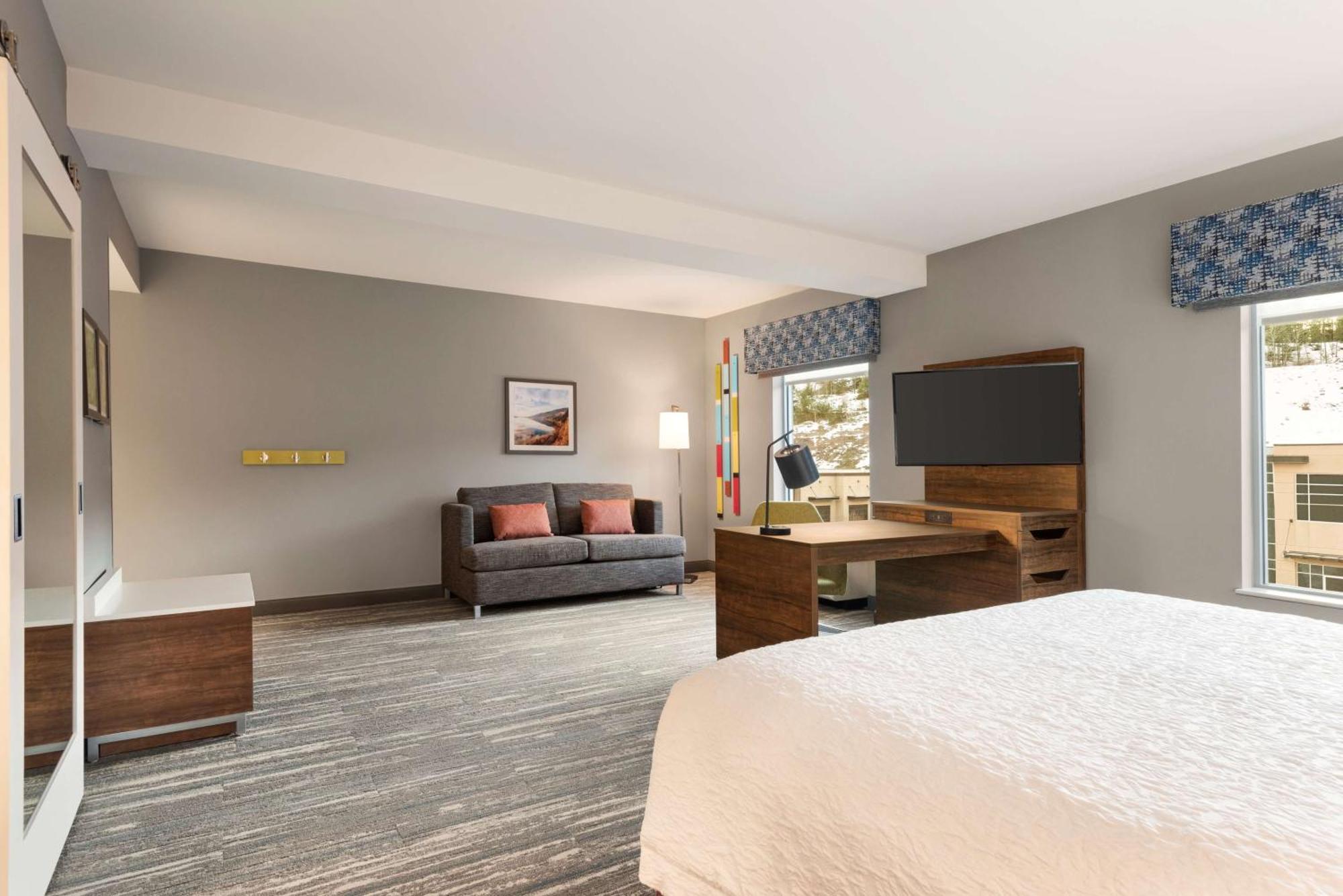 Hampton Inn & Suites Kelowna, British Columbia, Canada Екстериор снимка