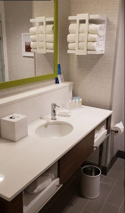 Hampton Inn & Suites Kelowna, British Columbia, Canada Екстериор снимка